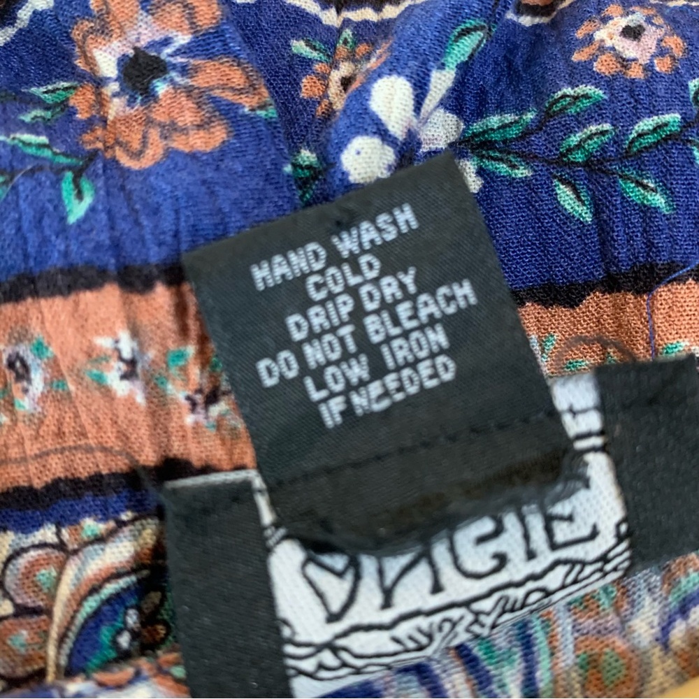 Angie Paisley Print Maxi Dress - Picture 12 of 12